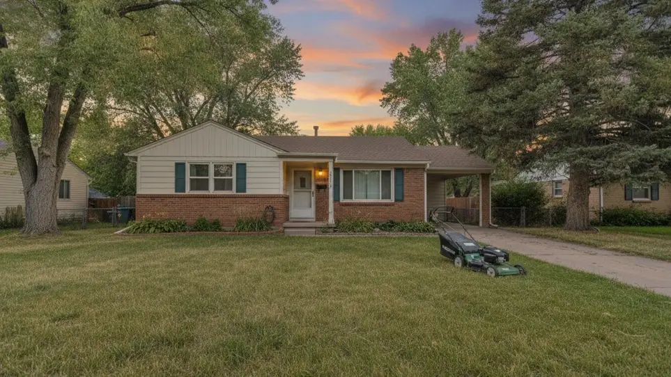A neighbor near Lakewood, CO would welcome a hand with yard help · Ref IWTMYL-KZC