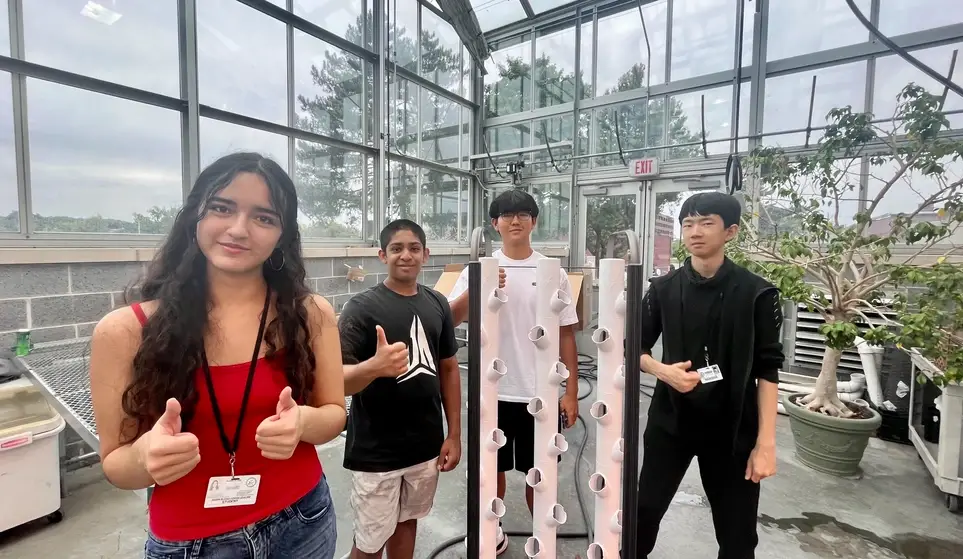 Be a STUDENT LEADER of Green Scouts!