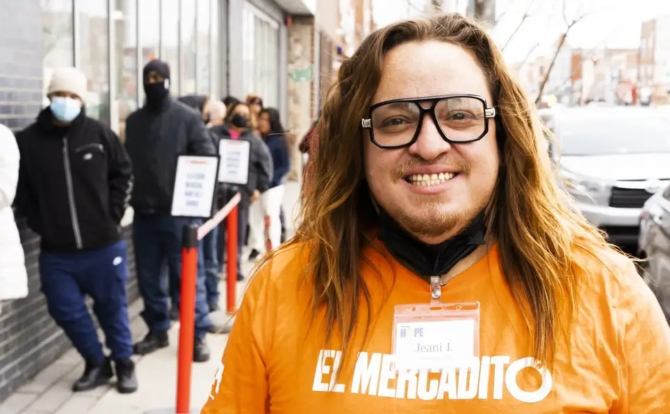 Nourishing Hope - Help distribute food at El Mercadito!
