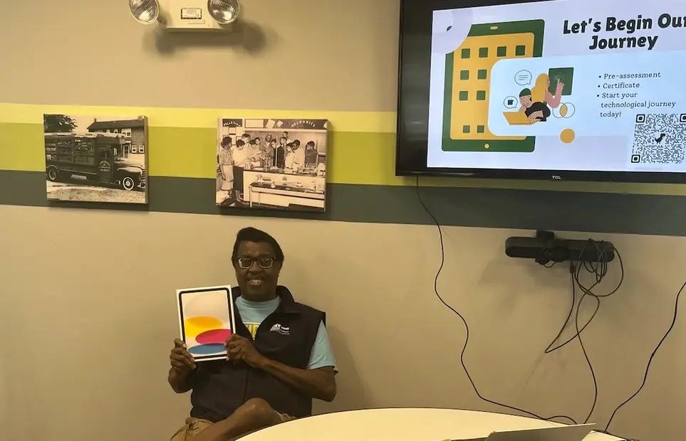 Tech It Easy (TIE) Volunteer