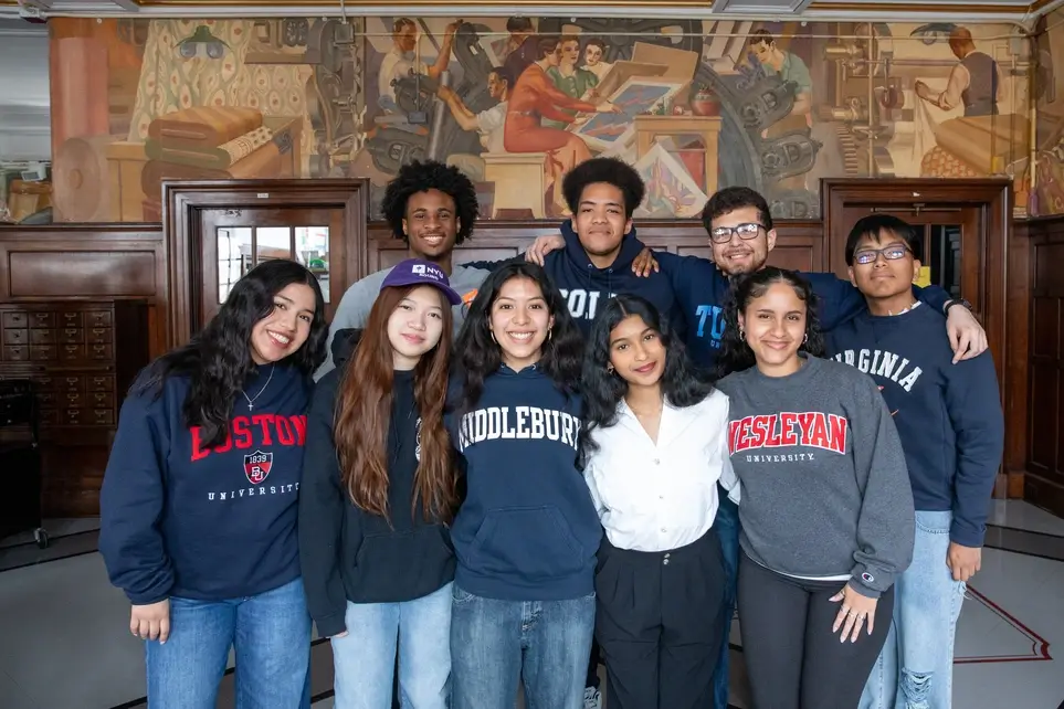 Become a Minds Matter NYC College Coach and Help Low-Income College Students Succeed!