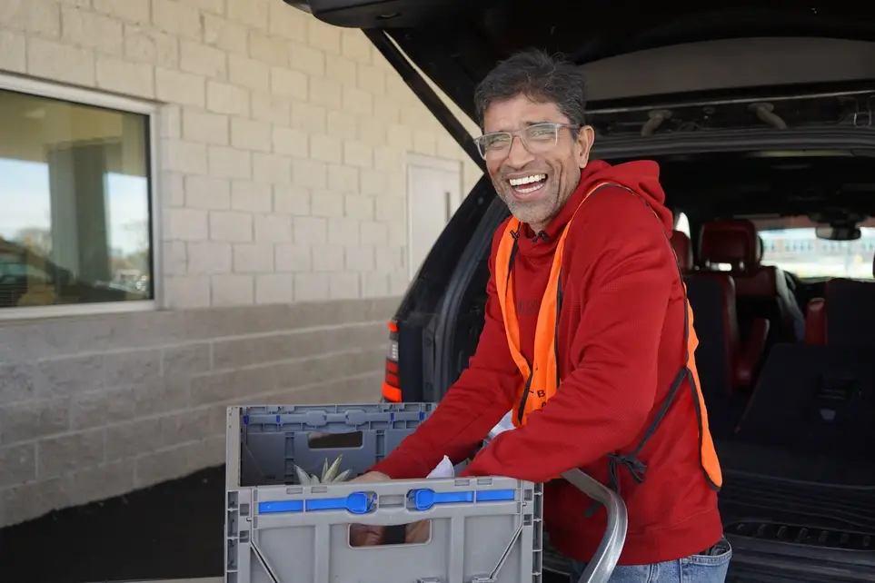 FRESH! Curbside Volunteer