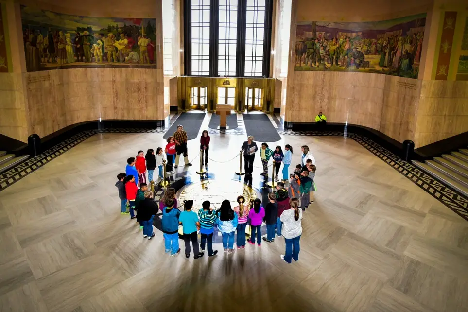 Oregon State Capitol Tour Guide