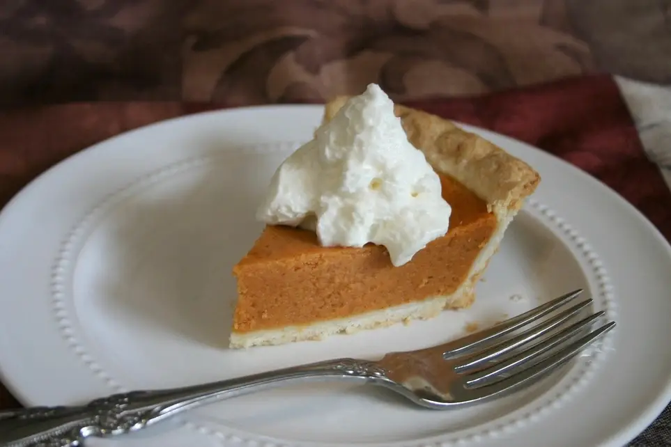 Volunteers Needed for Thanksgiving Day Pie Hour at Hostelling International NYC
