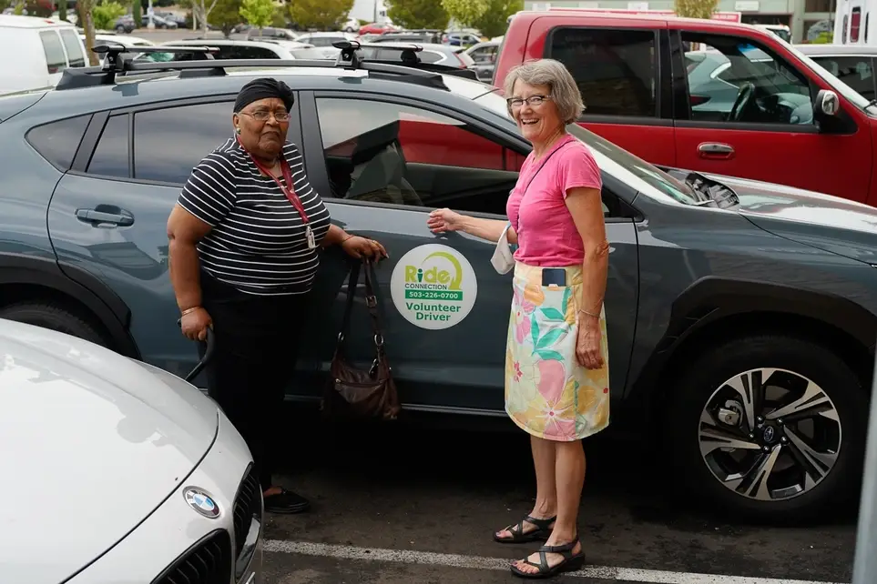 Drive seniors to Centro Cultural