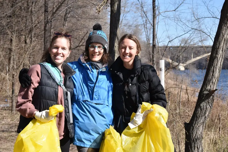 Join Friends of the Mississippi River at the annual river gorge Earth Day cleanup