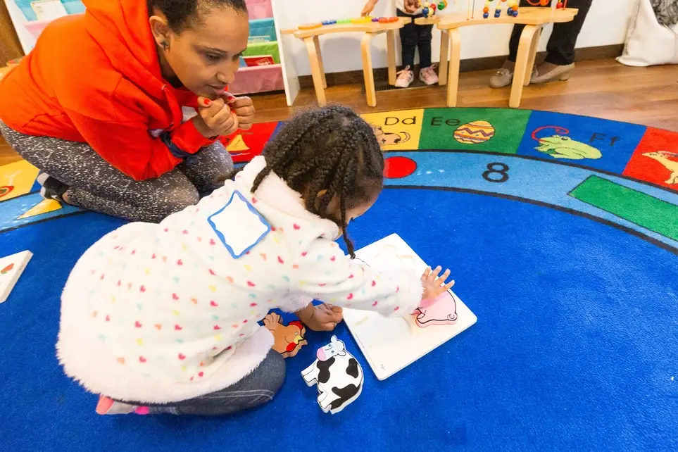 Volunteer PRESCHOOL CLASSROOM ASSISTANT Needed! (WEST SEATTLE)