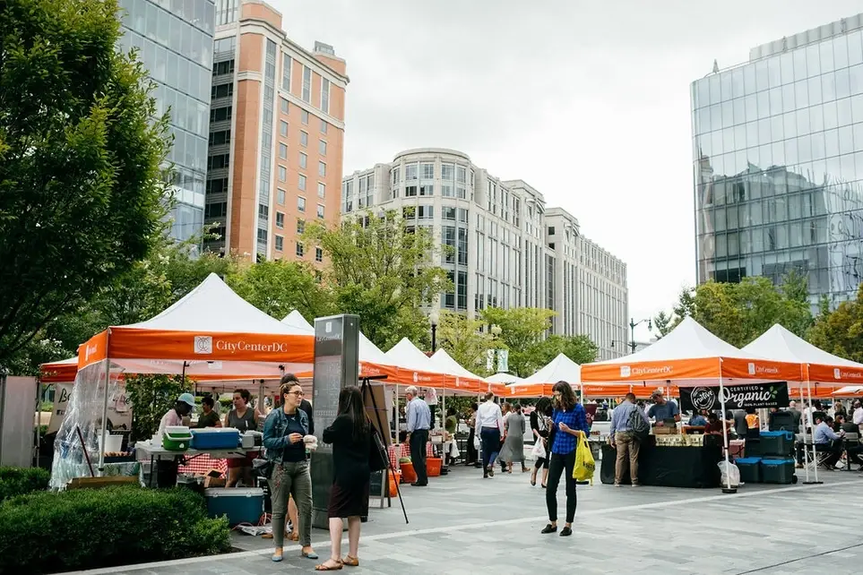 Farmers Market Volunteer (Mandarin Translation)