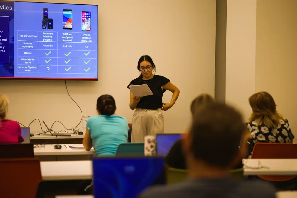 Spanish-Speaking Microsoft Office Instructors and Assistants Needed!