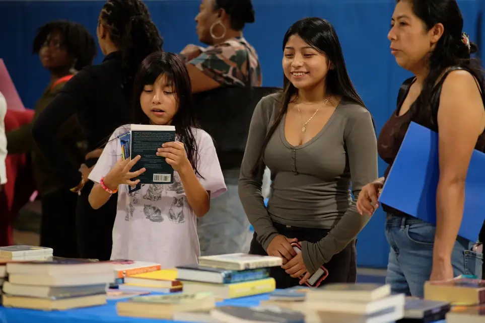 Volunteer at Student U's Back-to-School Open House & Resource Fair!