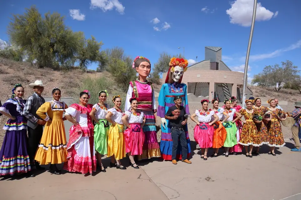 El Puente Festival Volunteer