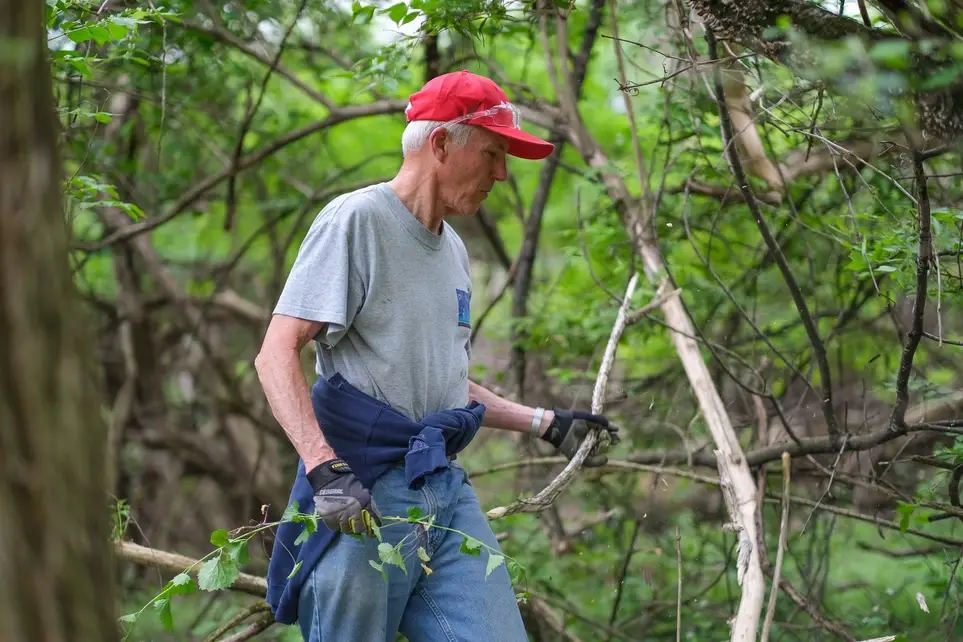 Trail Maintenance Volunteer