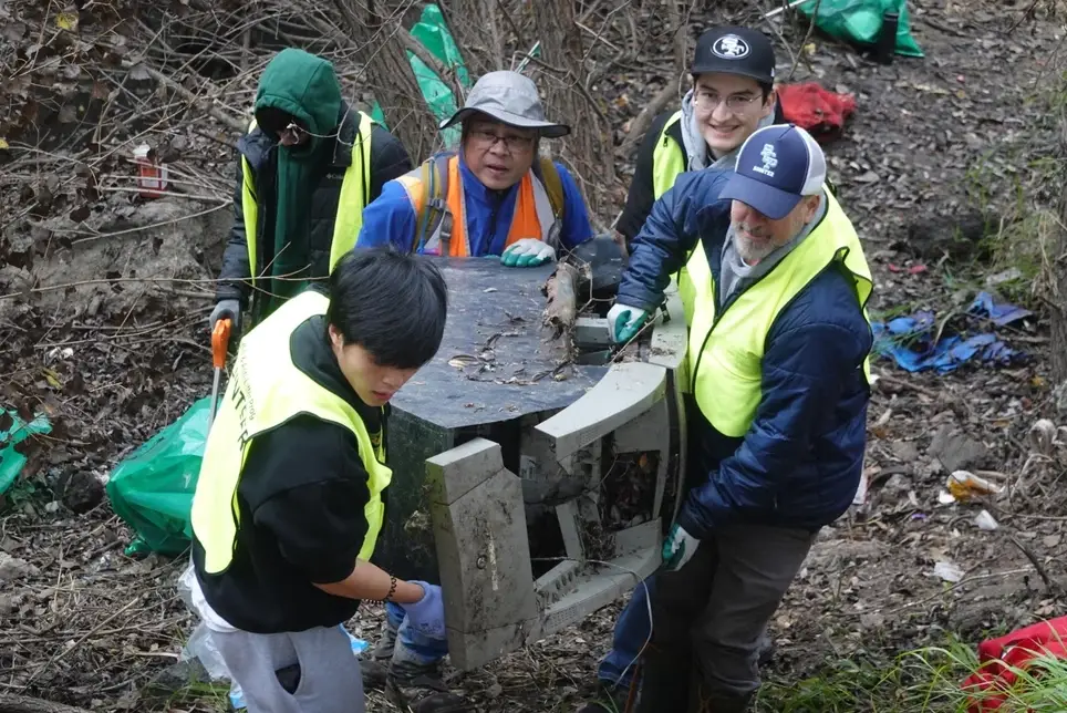 Flock Together for a Cleaner Planet - Cleanup