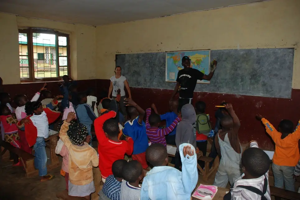 Teaching in a primary school (Long term Program)