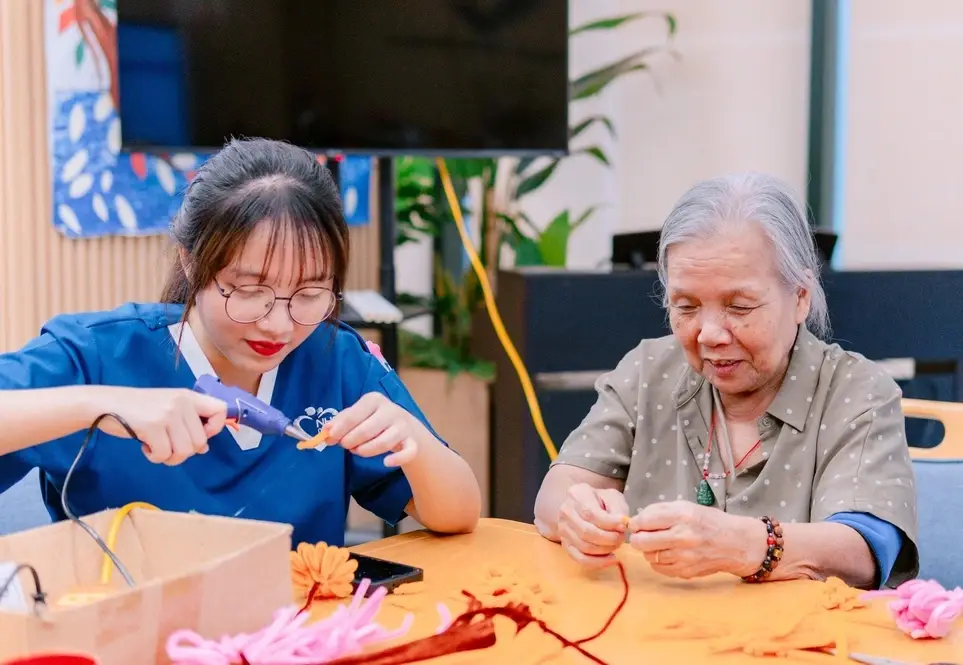 Share Your Heart. Change a Life. Hospice Volunteers Wanted