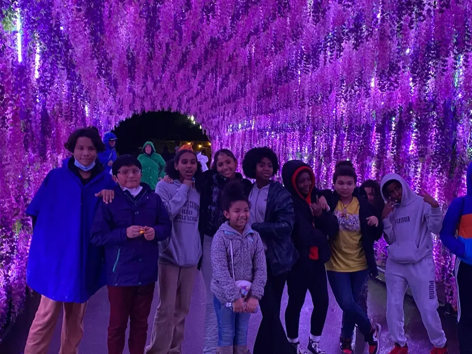 Make meaningful connections at Eckstein Middle School as a mentor in group setting