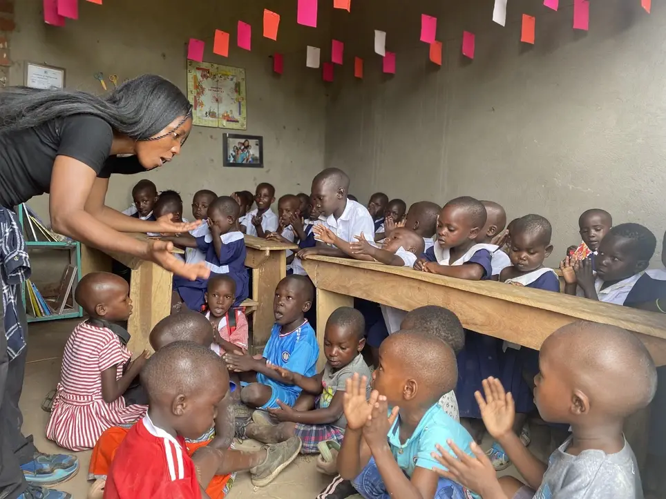 Students online volunteer club