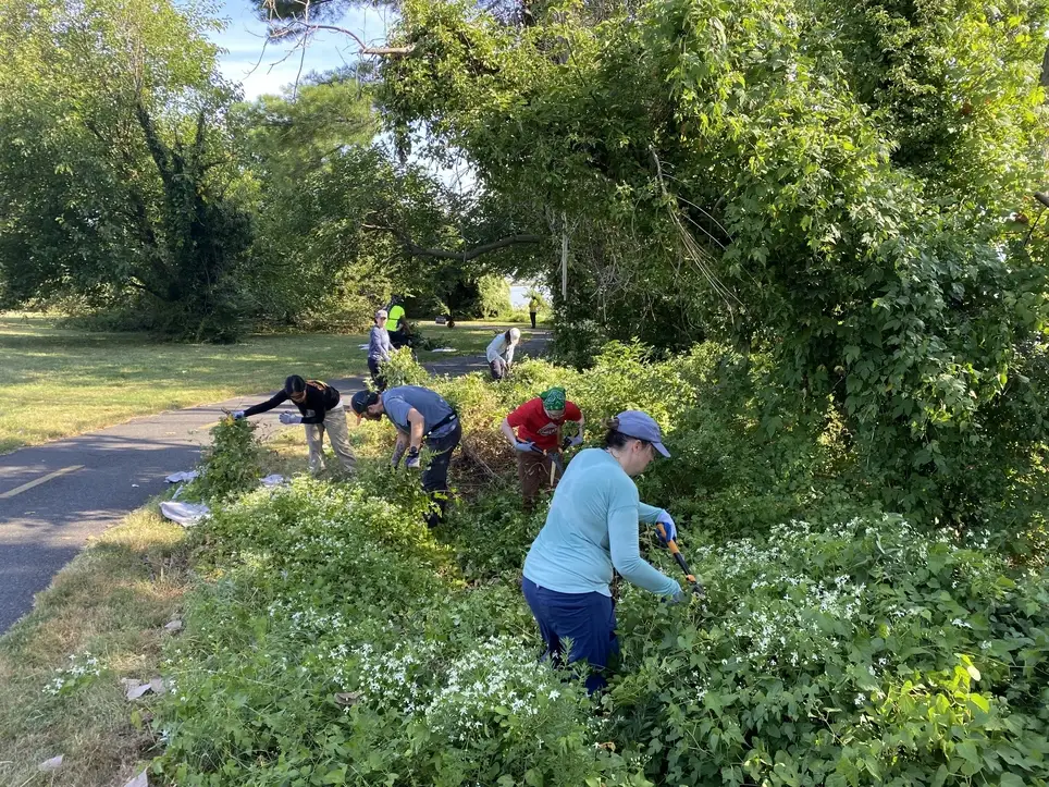 Volunteering on the Mount Vernon Trail