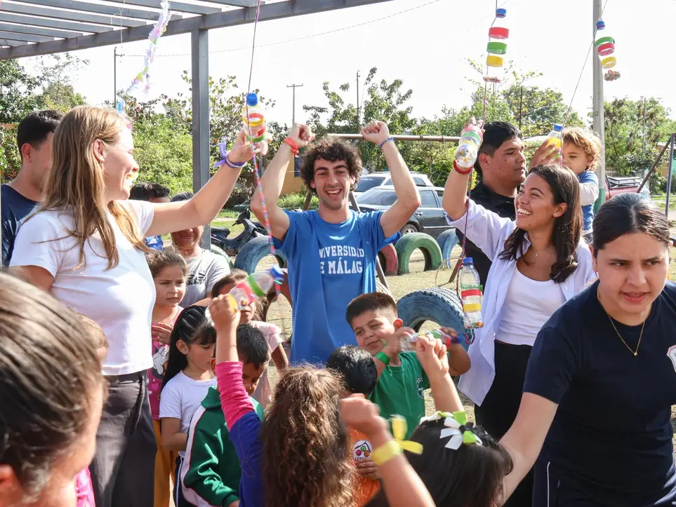 ¡Transformá vidas con educación! - Programa de voluntariado en Paraguay