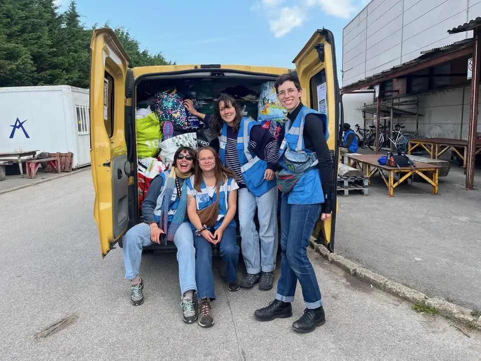 Ground volunteer (F) to support women and children in exile