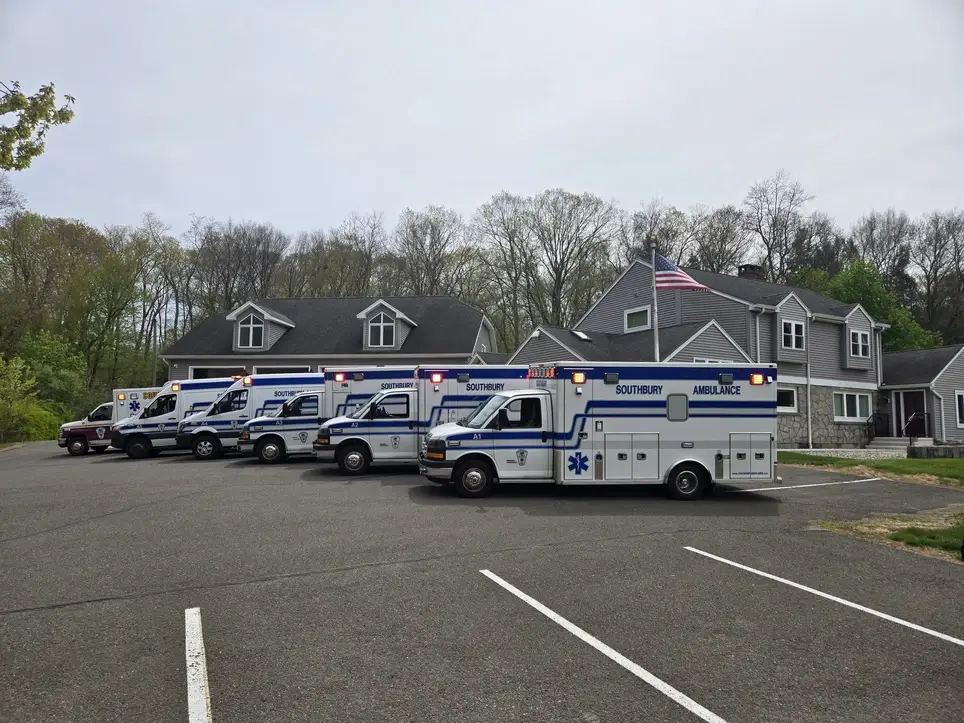 VOLUNTEER EMT's and EMR's  AT SOUTHBURY AMBULANCE ASSOCIATION
