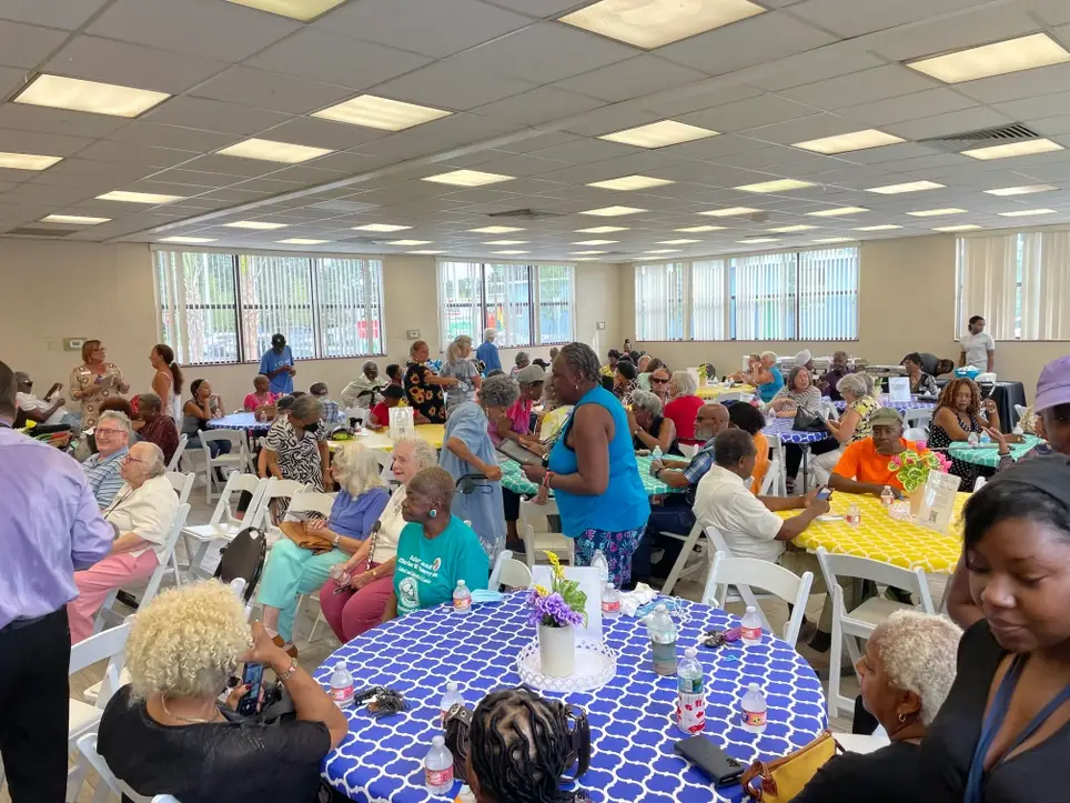 Kitchen & Front Desk Help Needed for Senior Dining Sites - M-F
