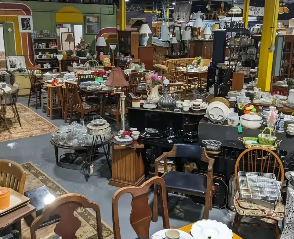 Help wanted for non-profit second-hand store