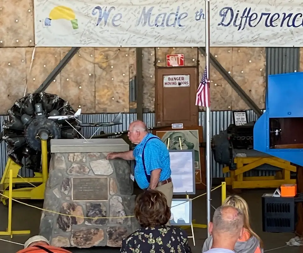 Museum Guide (Docent)