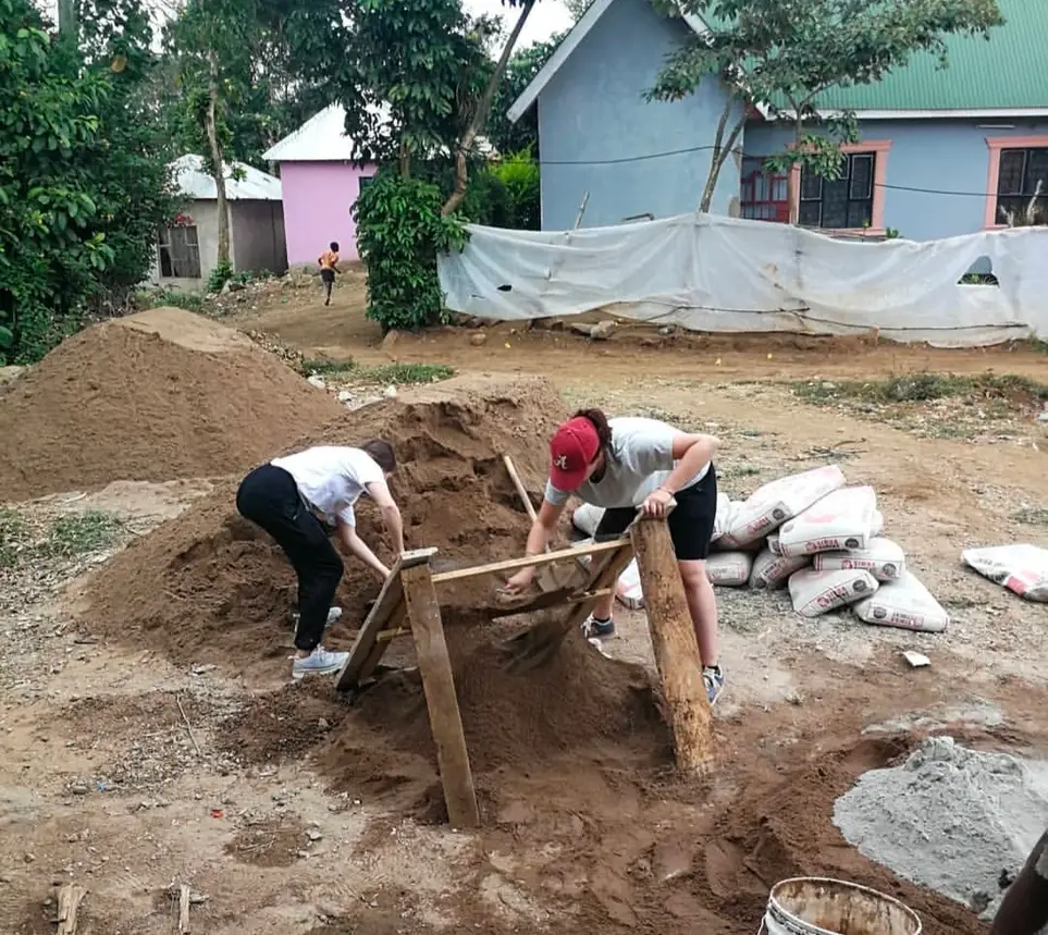 Construction & Renovation Volunteer Program – Tanzania