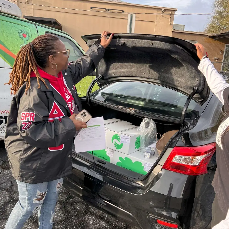 Deliver Meals to Seniors and Individuals Living with Chronic and Terminal ill
