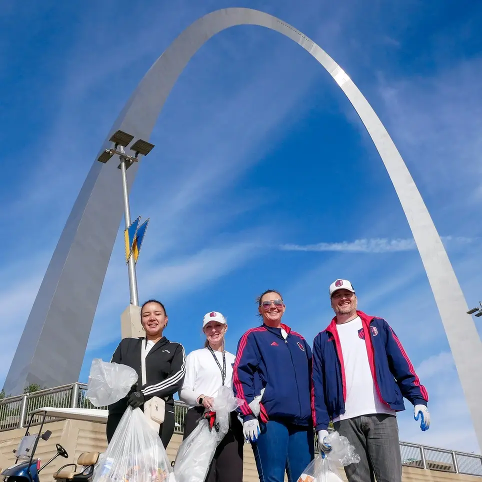 Trash Thrower: Riverfront Clean-Up at Gateway Arch National Park