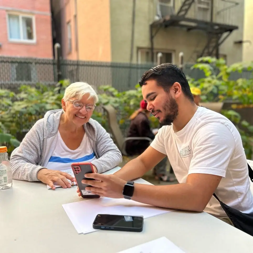 Teach Seniors (60+) How to Use Technology with 1-on-1 Coaching!