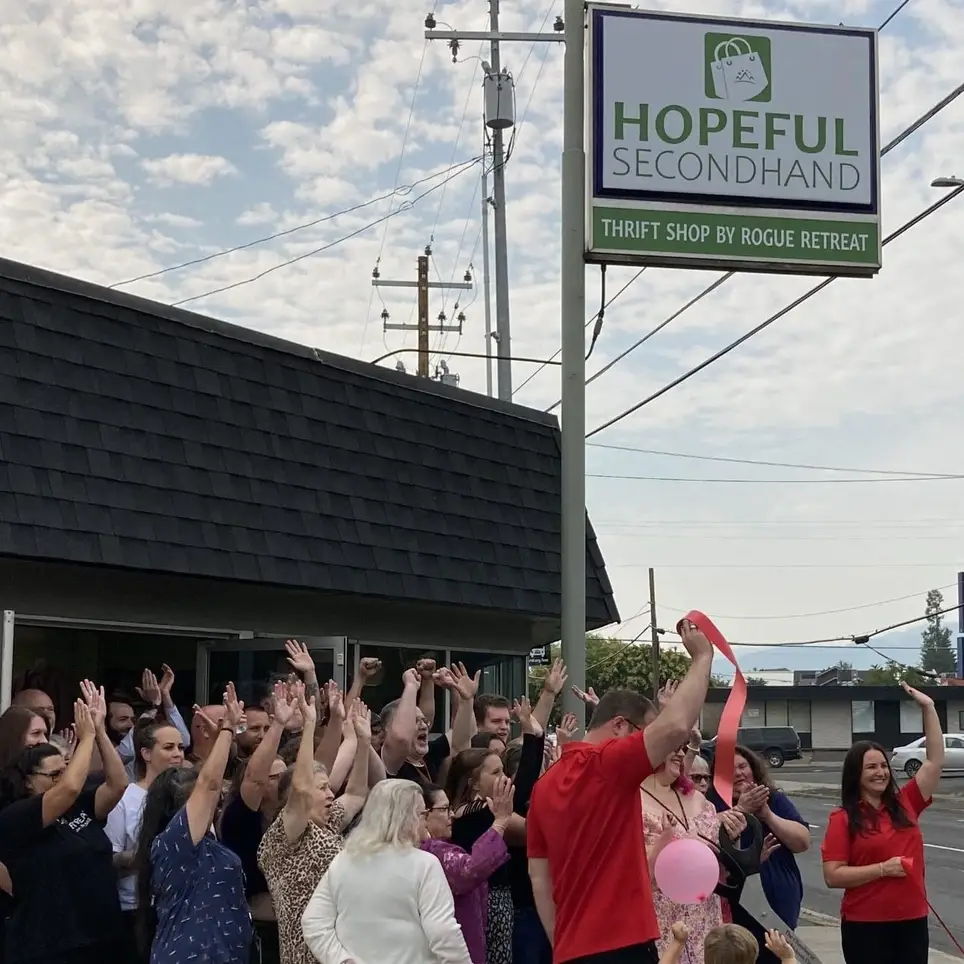 Hopeful Secondhand Thrift Shop by Rogue Retreat Volunteers Needed