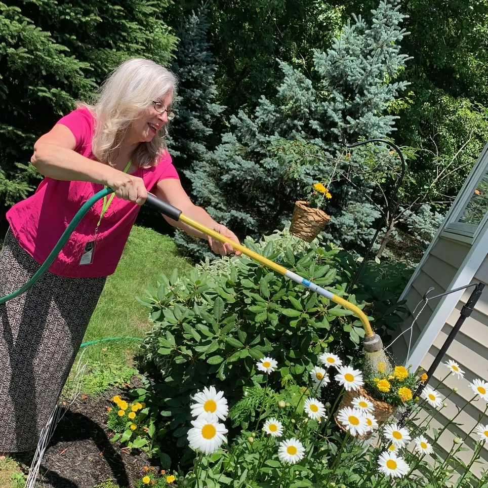 Volunteers Needed for Neighbors Helping Neighbors Program in Middlefield