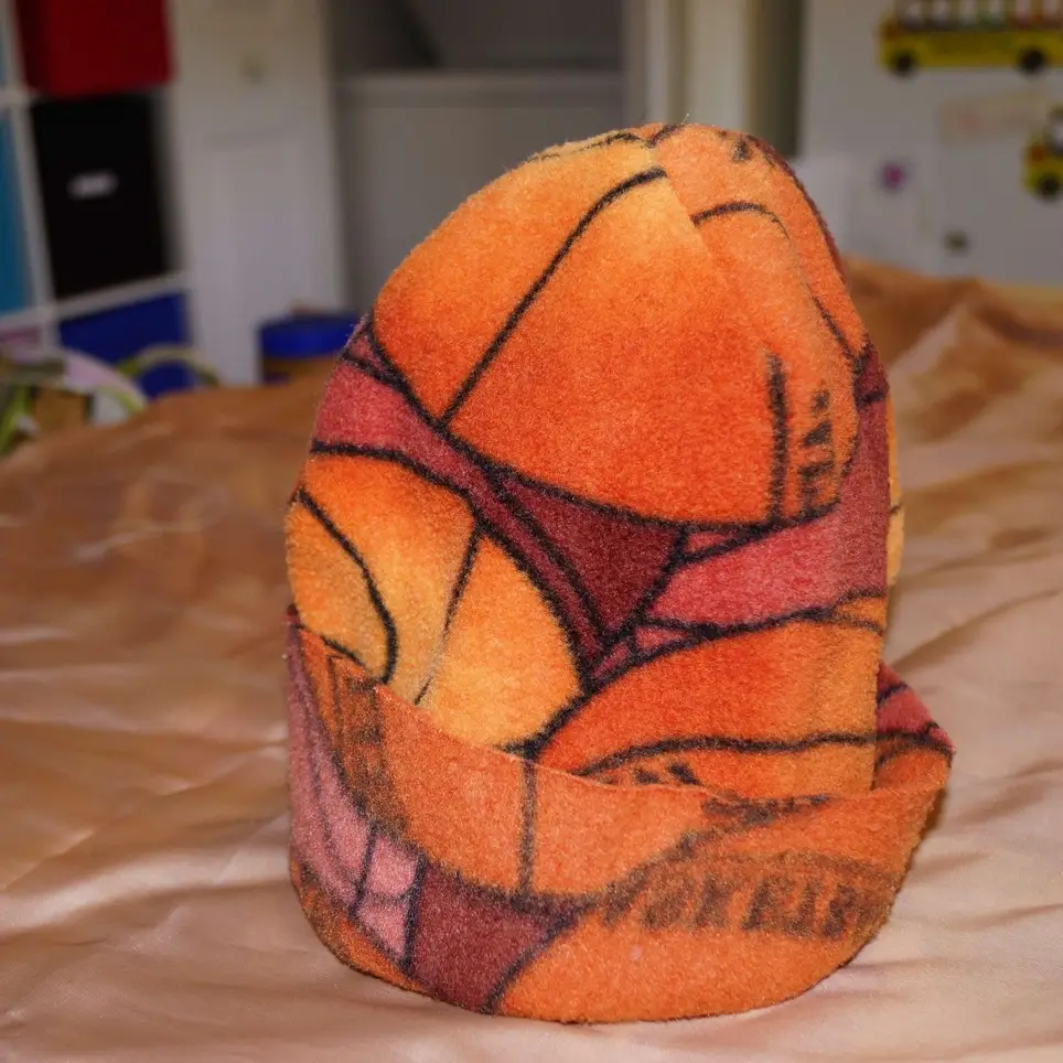 Volunteer Childrens' Chemotherapy Cap maker