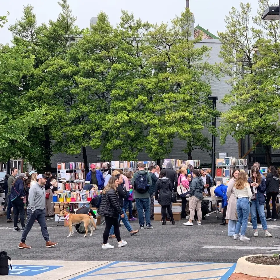 Help out at a pop-up book sale in Georgetown
