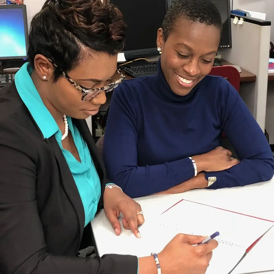 Bilingual Personal Finance Instructors, Coaches & Mentors