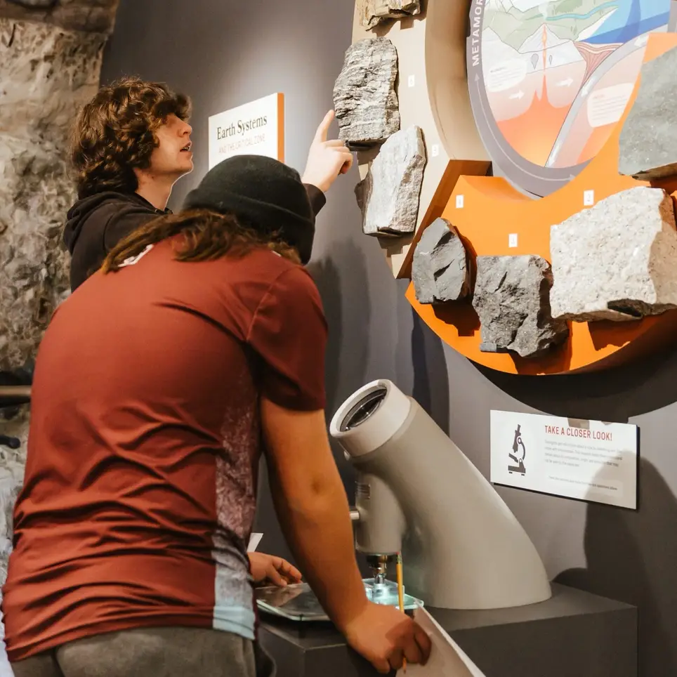 Looking for a fun place to be?  Volunteer @ Maine Mineral and Gem Museum.
