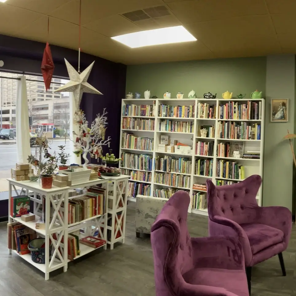 Book Lovers Needed for a Non-Profit Bookstore: Rabbit Hole Books