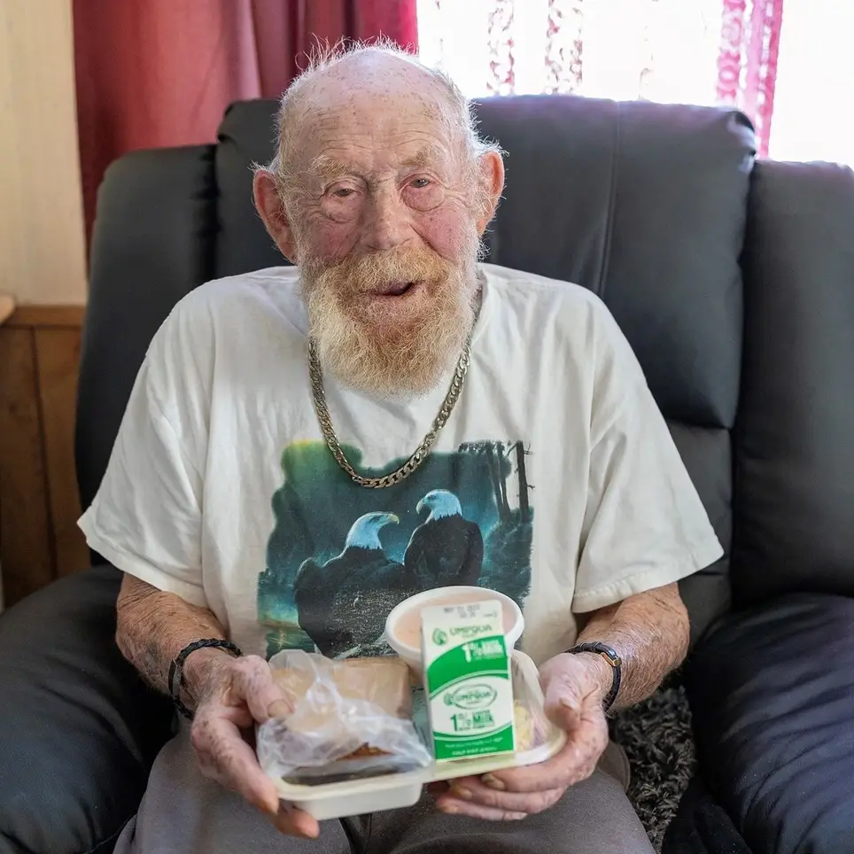 Deliver Hot Meals and a Friendly Smile in Phoenix