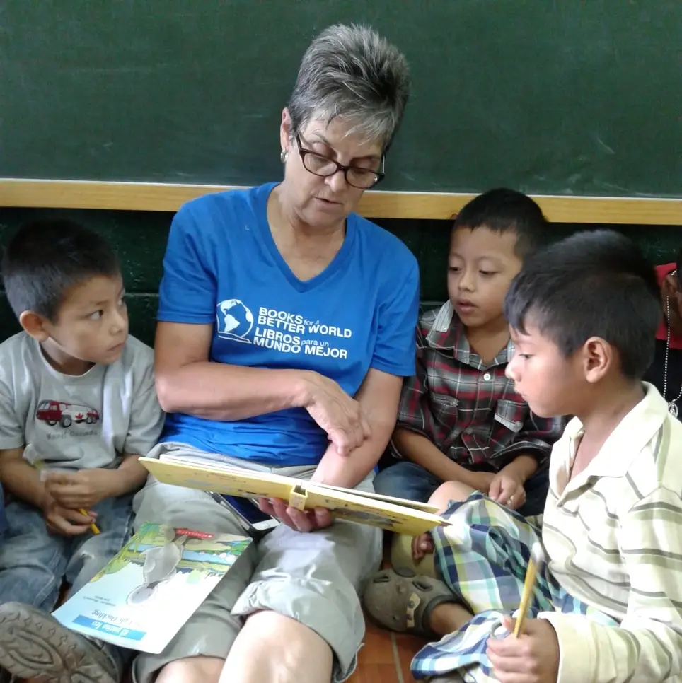 Leyendo con niños: Summer Literacy Travel Ambassador to Central America