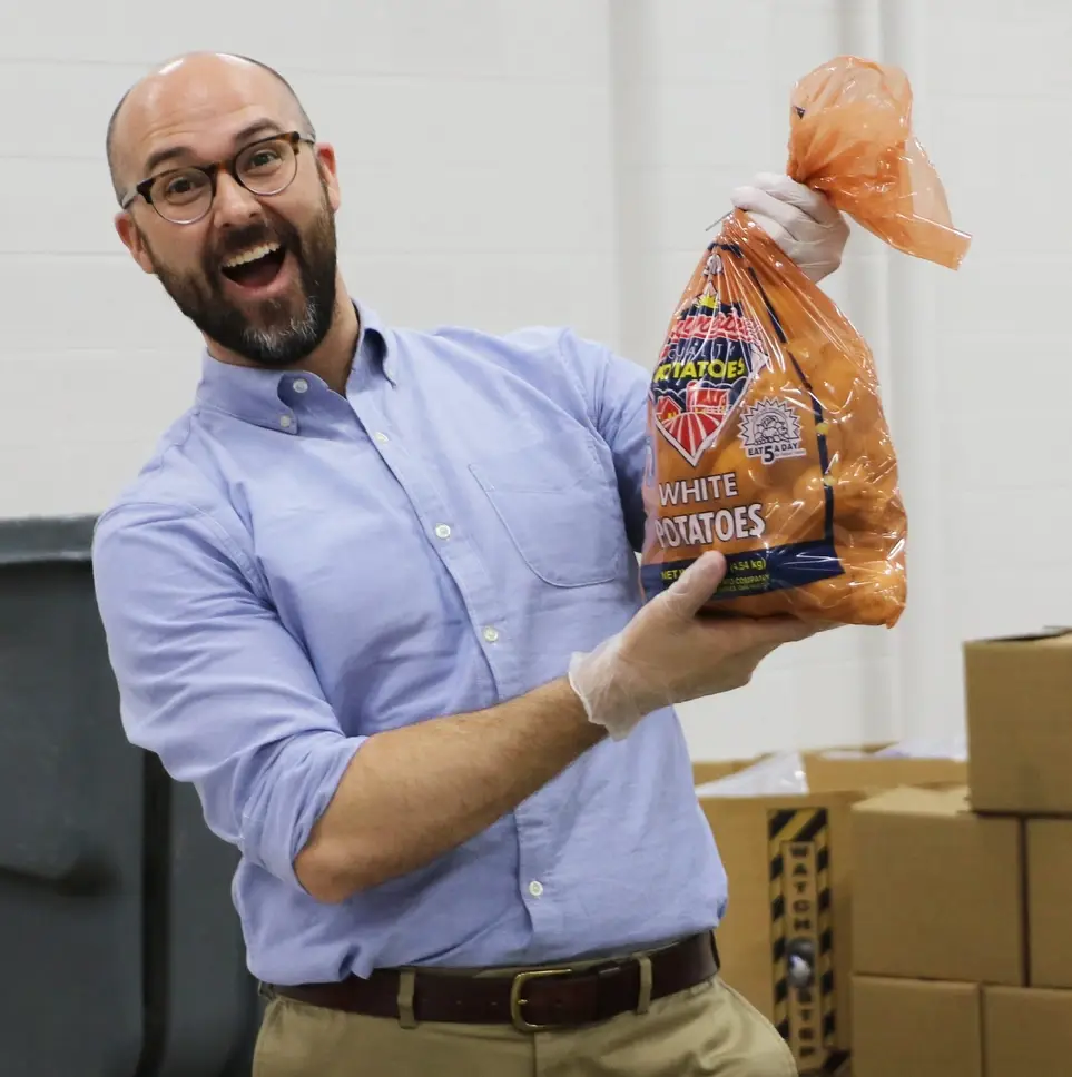 Sorting Food for Iowans in our community - Ottumwa!